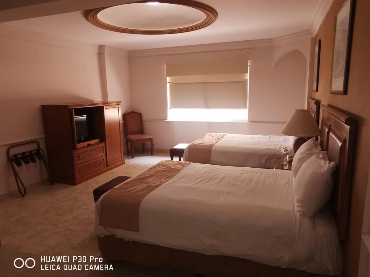 Savoy Express Hotel Torreon Exterior photo